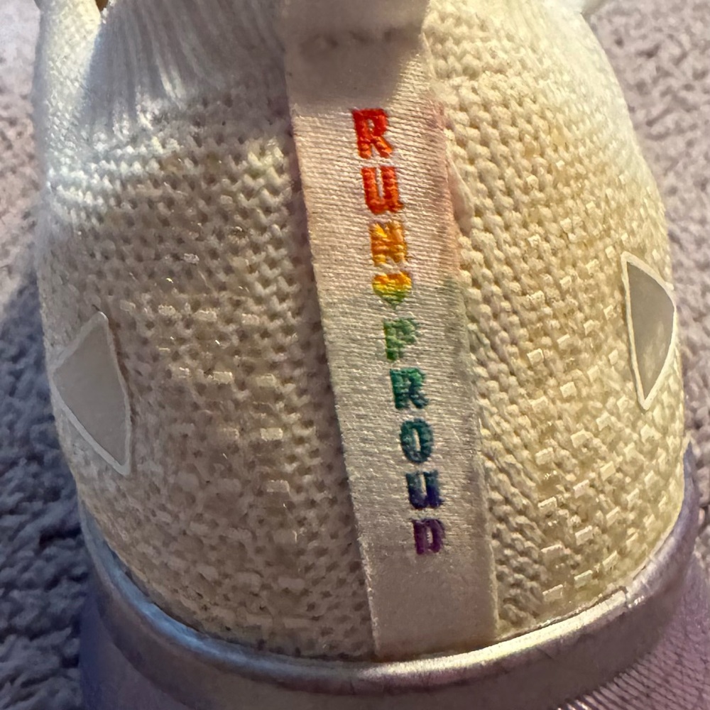 Brooks Levitate White with Rainbow Accents - Picture 8 of 13